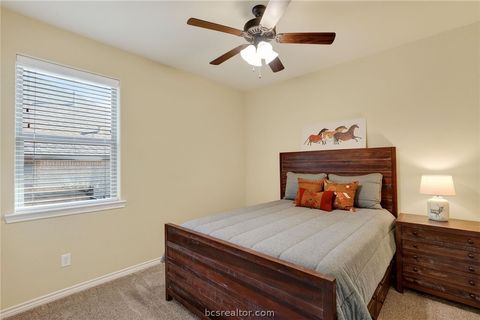 Tiny photo for 2004 Lexi Lane, Bryan, TX 77807 (MLS # 26003232)