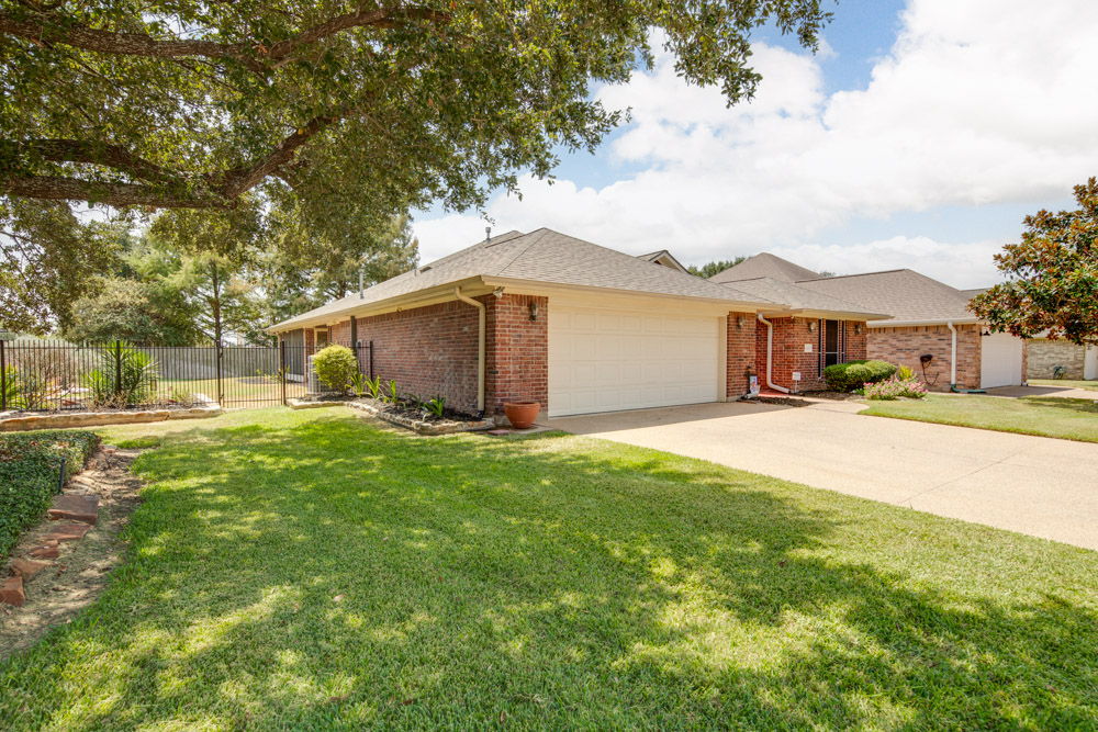 Photo of 1320 Wilshire Court, College Station, TX 77845 (MLS # 26010719)