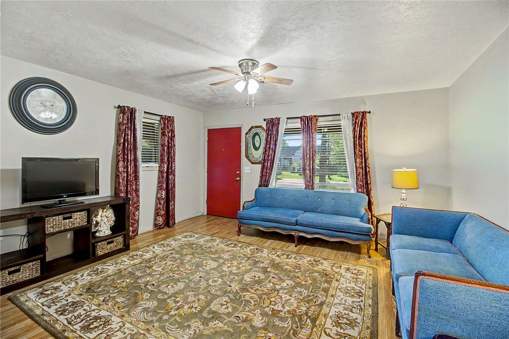 Photo of 1102 W 9th Street, Caldwell, TX 77836 (MLS # 26005607)