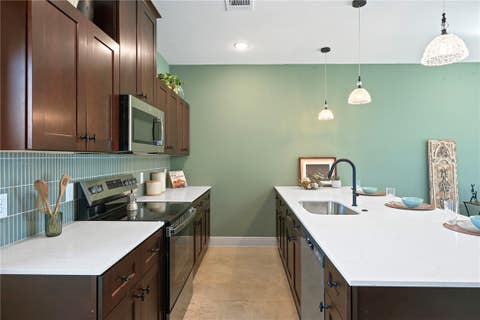 Tiny photo for 100 33rd St W, Bryan, TX 77803 (MLS # 26008717)