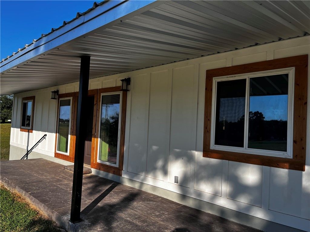 Photo of 114 Lakeview Drive N, Hilltop Lakes, TX 77871 (MLS # 25010288)