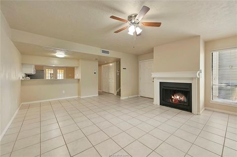 Photo of 932 Navidad Street, Bryan, TX 77801 (MLS # 26005190)