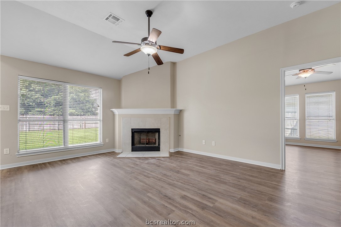 College Station, Texas 77845, United States, 3 Bedrooms Bedrooms, ,2 BathroomsBathrooms,Residential,Pending,55223