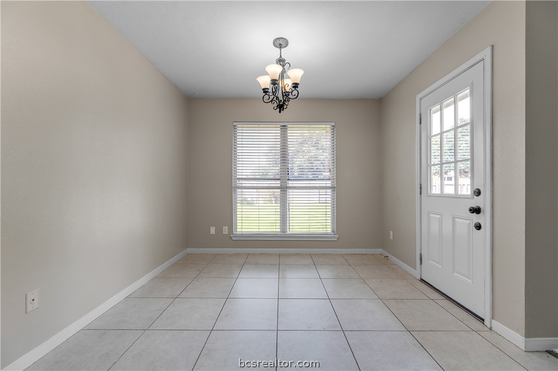 College Station, Texas 77845, United States, 3 Bedrooms Bedrooms, ,2 BathroomsBathrooms,Residential,Pending,55223