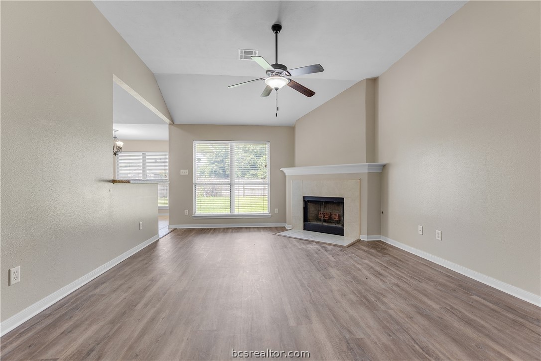 College Station, Texas 77845, United States, 3 Bedrooms Bedrooms, ,2 BathroomsBathrooms,Residential,Pending,55223