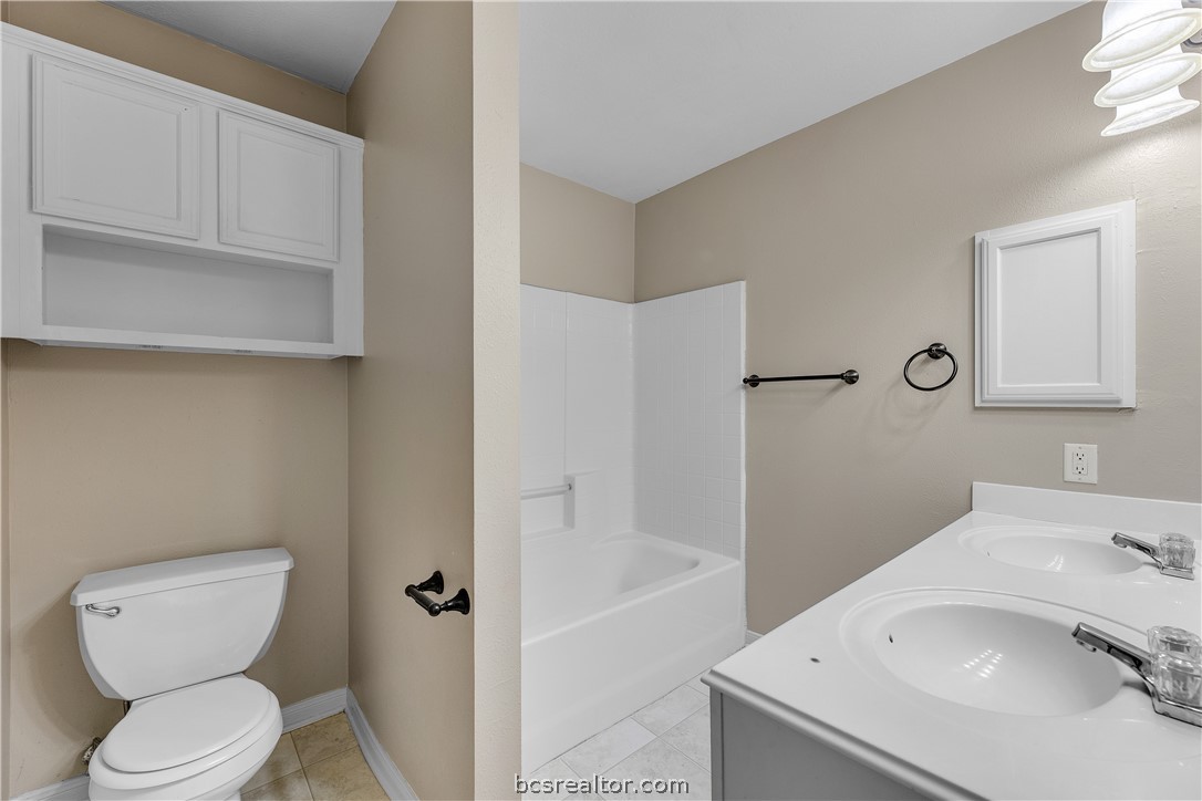 College Station, Texas 77845, United States, 3 Bedrooms Bedrooms, ,2 BathroomsBathrooms,Residential,Pending,55223