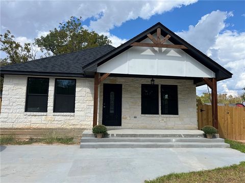 211 Moss Avenue Hearne TX 77859