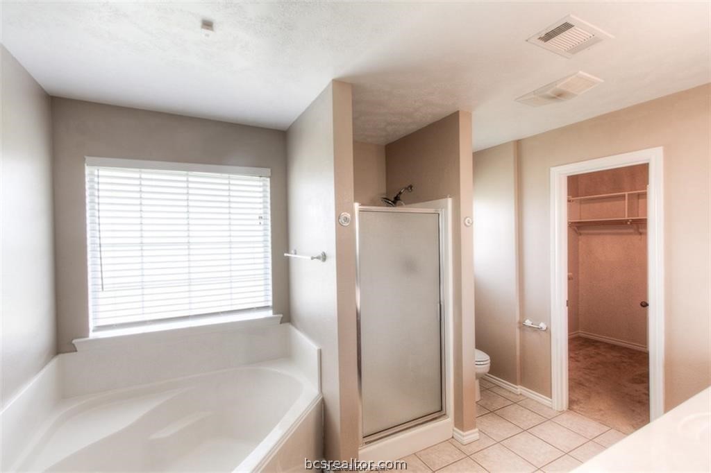 College Station, Texas 77845, United States, 4 Bedrooms Bedrooms, ,2 BathroomsBathrooms,Residential,Pending,58095