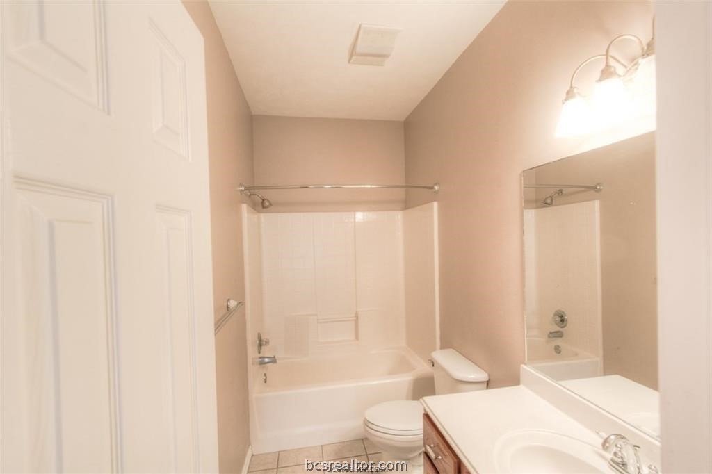 College Station, Texas 77845, United States, 4 Bedrooms Bedrooms, ,2 BathroomsBathrooms,Residential,Pending,58095
