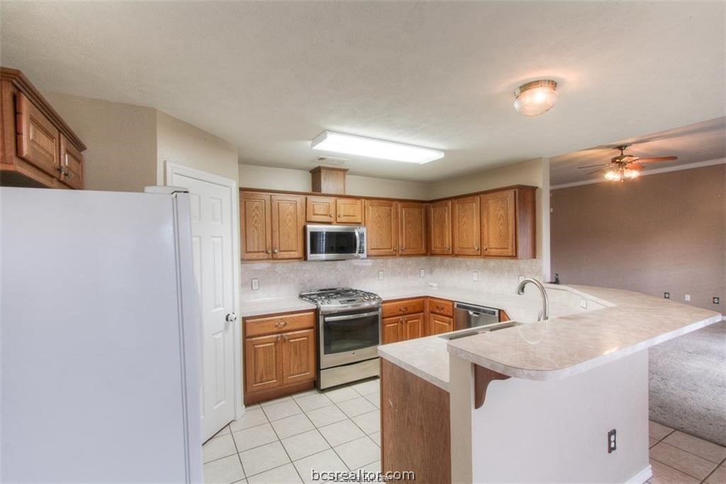 College Station, Texas 77845, United States, 4 Bedrooms Bedrooms, ,2 BathroomsBathrooms,Residential,Pending,58095