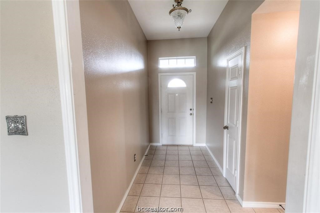 College Station, Texas 77845, United States, 4 Bedrooms Bedrooms, ,2 BathroomsBathrooms,Residential,Pending,58095