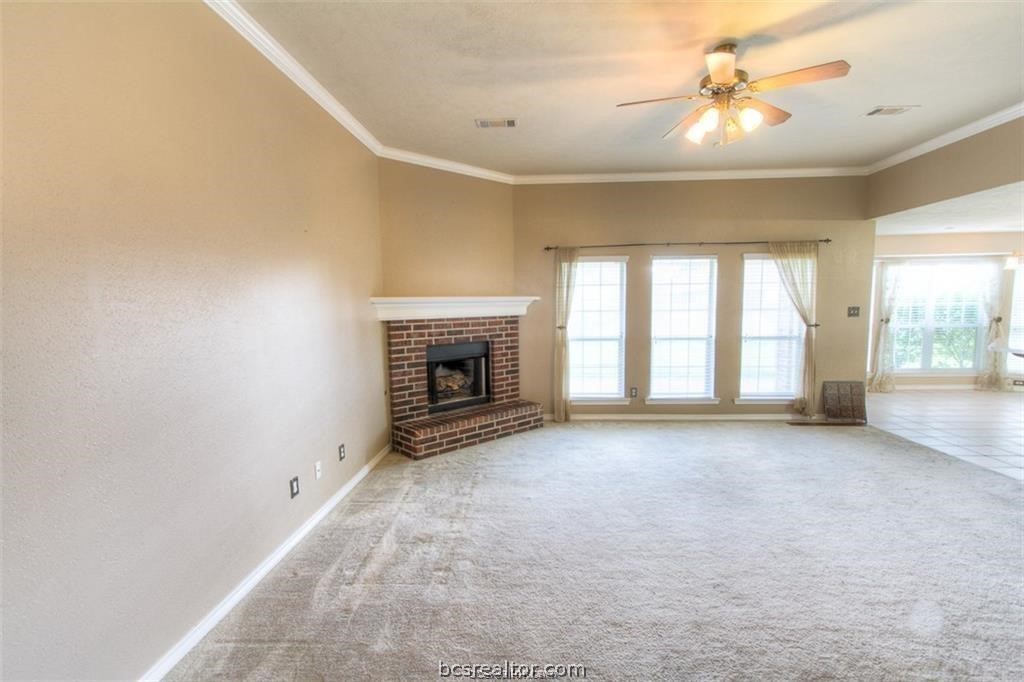 College Station, Texas 77845, United States, 4 Bedrooms Bedrooms, ,2 BathroomsBathrooms,Residential,Pending,58095