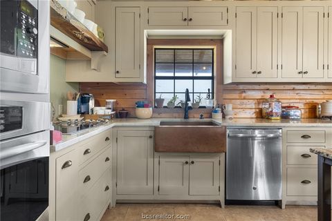 Tiny photo for 8501 Grassbur Road Rd, Bryan, TX 77808 (MLS # 26005440)
