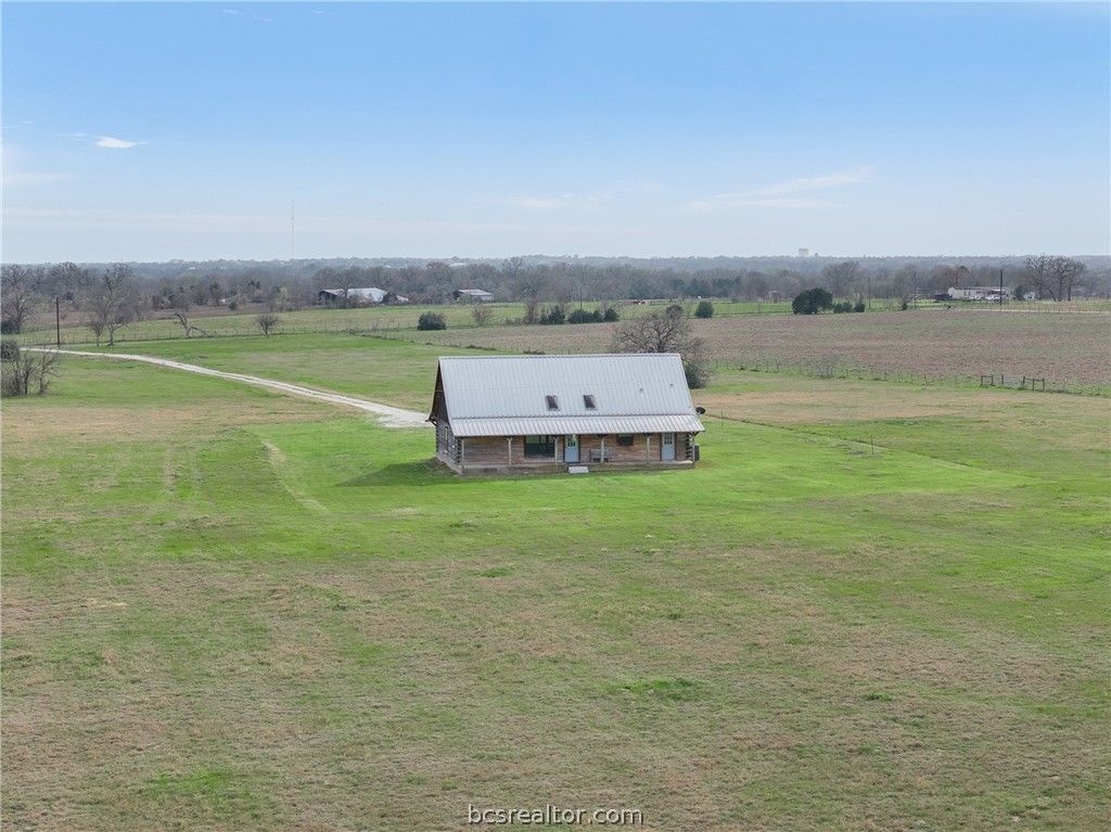 Photo of 8501 Grassbur Road Rd, Bryan, TX 77808 (MLS # 26005440)