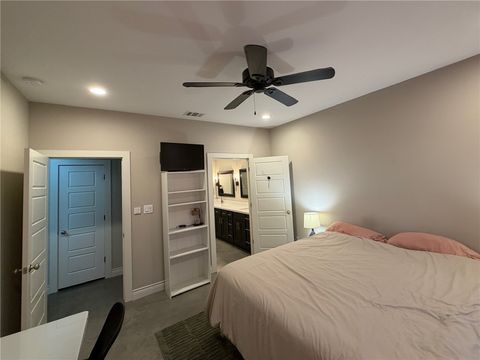 Tiny photo for 301 W 31st Street #202, Bryan, TX 77803 (MLS # 26003971)