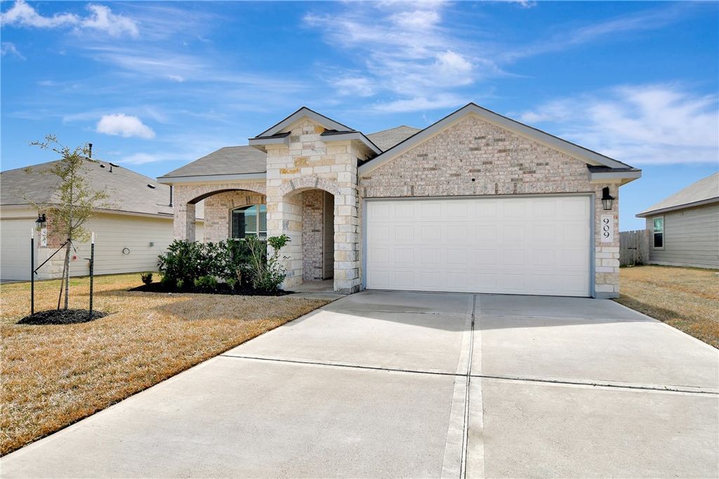 Photo of 909 Davy Street, Brenham, TX 77833 (MLS # 26002707)