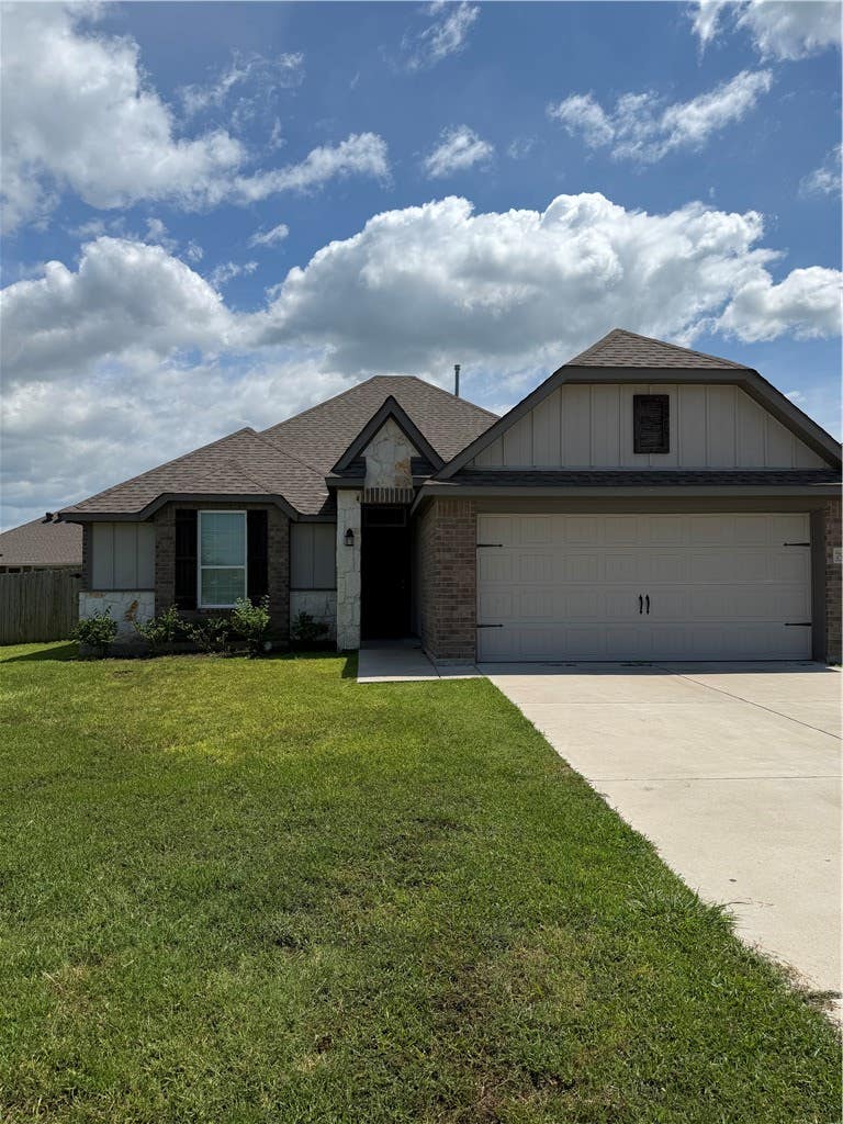 Photo of 7905 Putter Place, Navasota, TX 77868 (MLS # 26009406)