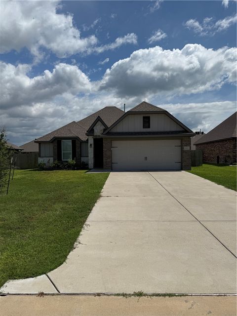 Photo of 7905 Putter Place, Navasota, TX 77868 (MLS # 26009406)