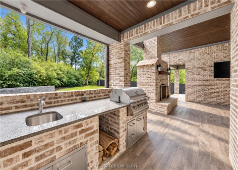 Tiny photo for 3232 Walnut Creek Court, Bryan, TX 77807 (MLS # 26012850)
