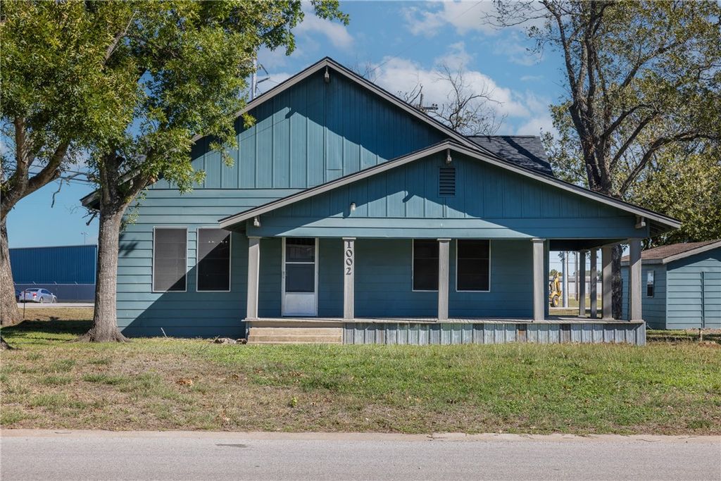 Photo of 1002 N Banks Street, Caldwell, TX 77836 (MLS # 25011669)