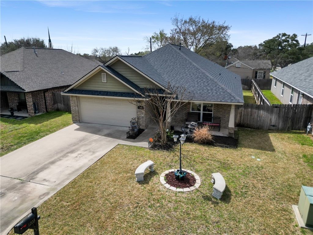 Photo of 1203 Bennett Street, Bryan, TX 77802 (MLS # 26002652)