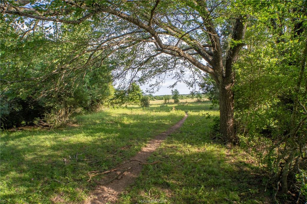 9525 S Hickory Loop County Road