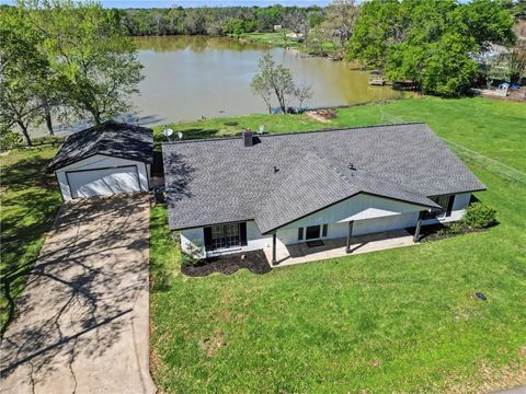 Photo of 203 E Marietta Street, Madisonville, TX 77864 (MLS # 26003171)