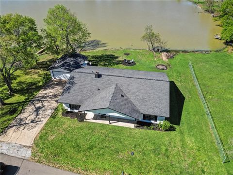 Tiny photo for 203 E Marietta Street, Madisonville, TX 77864 (MLS # 26003171)