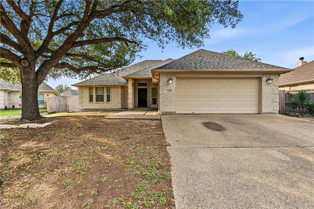 Photo of 5310 Draycott Court, Bryan, TX 77802 (MLS # 26004165)
