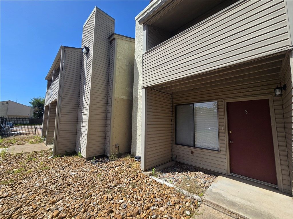 Photo of 1902 Dartmouth Street #Q3, College Station, TX 77840 (MLS # 26009315)