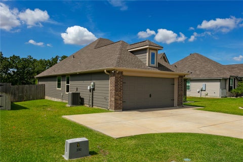 Tiny photo for 1458 Kingsgate Drive, Bryan, TX 77807 (MLS # 26011659)