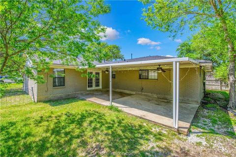 Tiny photo for 1905 Carter Creek Parkway, Bryan, TX 77802 (MLS # 26003960)