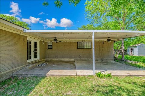 Tiny photo for 1905 Carter Creek Parkway, Bryan, TX 77802 (MLS # 26003960)