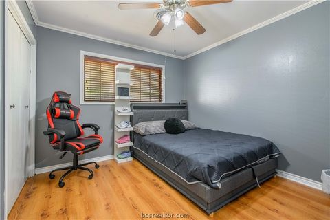 Tiny photo for 1905 Carter Creek Parkway, Bryan, TX 77802 (MLS # 26003960)