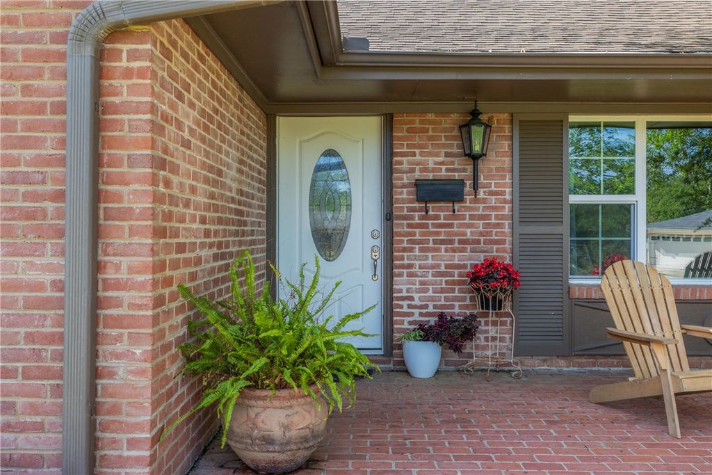 Photo of 800 Esther Boulevard, Bryan, TX 77802 (MLS # 26003952)