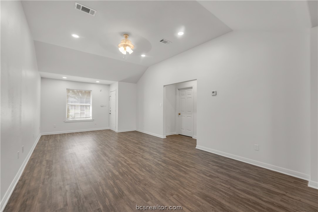 College Station, Texas 77845, United States, 3 Bedrooms Bedrooms, ,2 BathroomsBathrooms,Residential,Active,52063