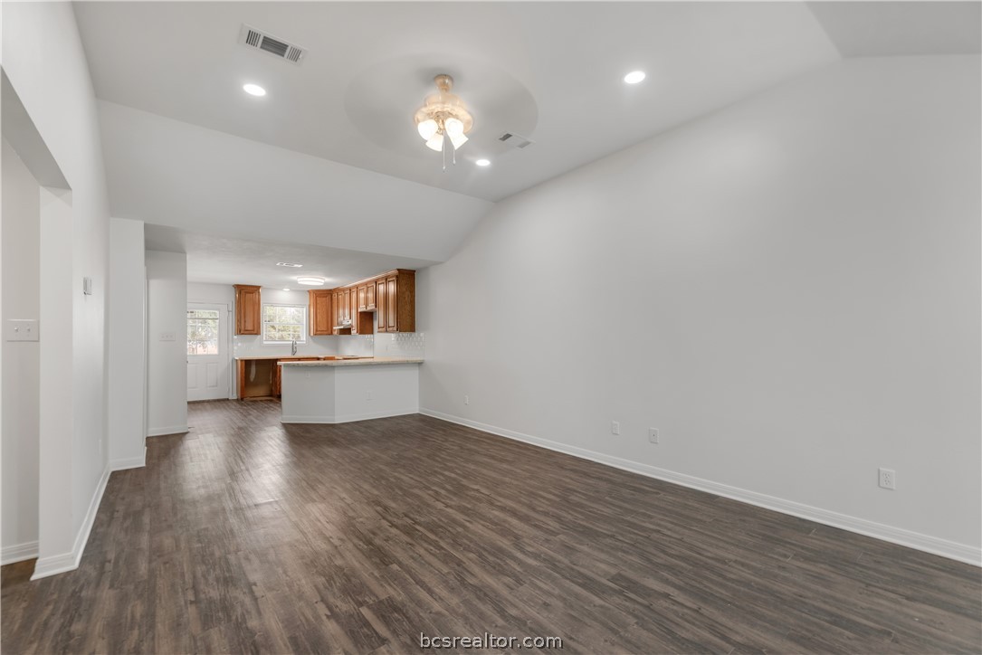 College Station, Texas 77845, United States, 3 Bedrooms Bedrooms, ,2 BathroomsBathrooms,Residential,Active,52063