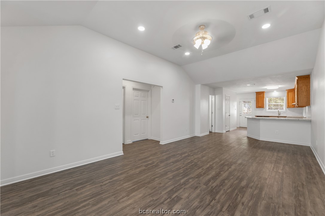 College Station, Texas 77845, United States, 3 Bedrooms Bedrooms, ,2 BathroomsBathrooms,Residential,Active,52063