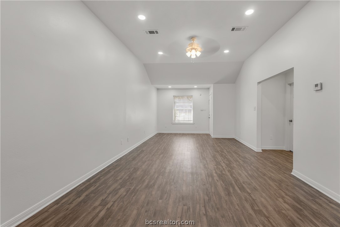 College Station, Texas 77845, United States, 3 Bedrooms Bedrooms, ,2 BathroomsBathrooms,Residential,Active,52063