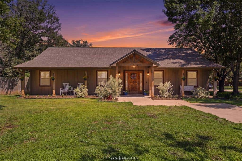 Photo of 2302 Quail Run, College Station, TX 77845 (MLS # 26010114)
