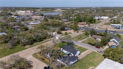 Tiny photo for 301 Elm Ave Ave, Bryan, TX 77801 (MLS # 26004162)