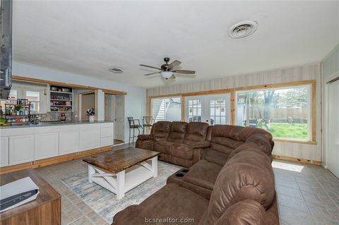 Tiny photo for 301 Elm Ave Ave, Bryan, TX 77801 (MLS # 26004162)