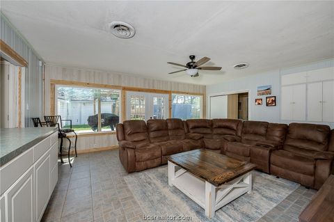 Tiny photo for 301 Elm Ave Ave, Bryan, TX 77801 (MLS # 26004162)