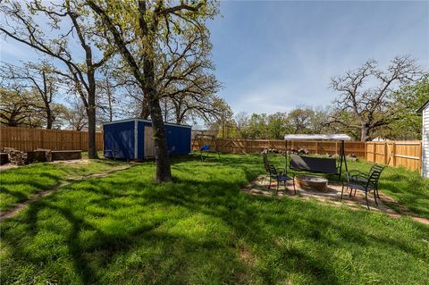 Tiny photo for 301 Elm Ave Ave, Bryan, TX 77801 (MLS # 26004162)