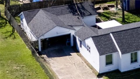 Tiny photo for 301 Elm Ave Ave, Bryan, TX 77801 (MLS # 26004162)