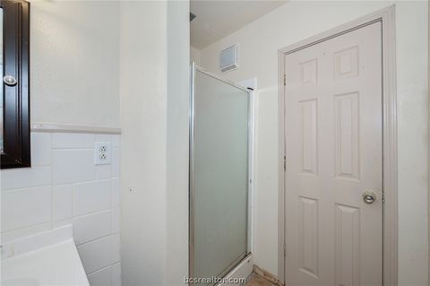 Tiny photo for 301 Elm Ave Ave, Bryan, TX 77801 (MLS # 26004162)