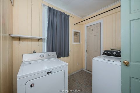 Tiny photo for 301 Elm Ave Ave, Bryan, TX 77801 (MLS # 26004162)