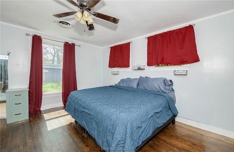 Tiny photo for 301 Elm Ave Ave, Bryan, TX 77801 (MLS # 26004162)