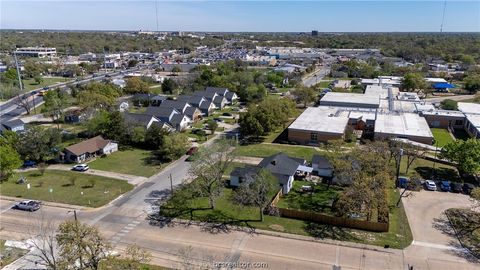 Photo of 301 Elm Ave Ave, Bryan, TX 77801 (MLS # 26004162)