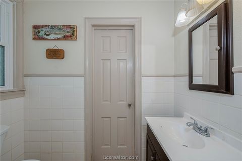 Tiny photo for 301 Elm Ave Ave, Bryan, TX 77801 (MLS # 26004162)